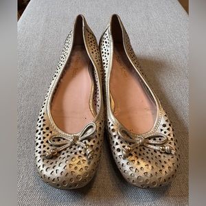 Taryn Rose gold flats size 7.5
